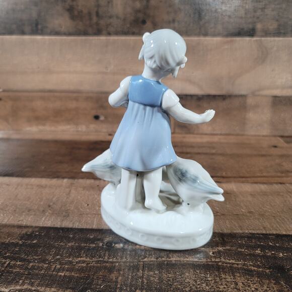 Gerold Porzellan Girl Feeding Geese #5245 Porcelain Figurine Bavaria W. Germany - Picture 6 of 11